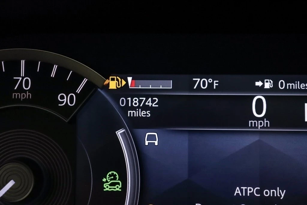 2023 Land Rover Discovery 5th Gen - Image 19 of 21