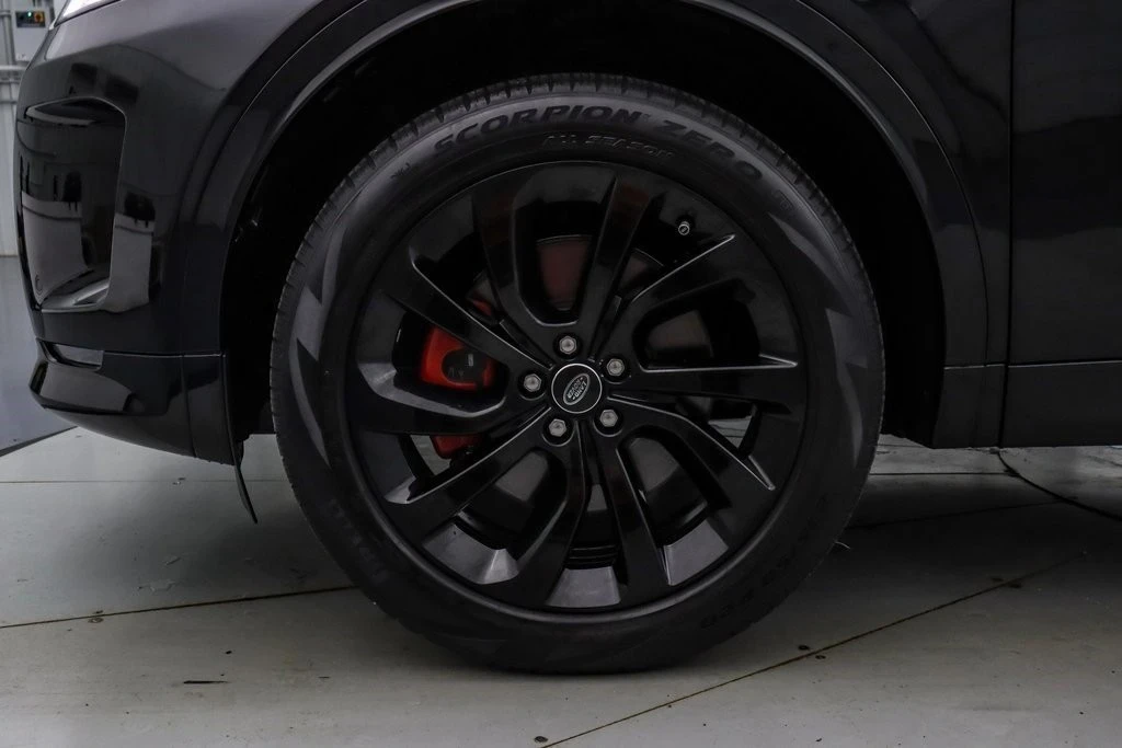 2023 Land Rover Discovery 5th Gen - Image 11 of 21