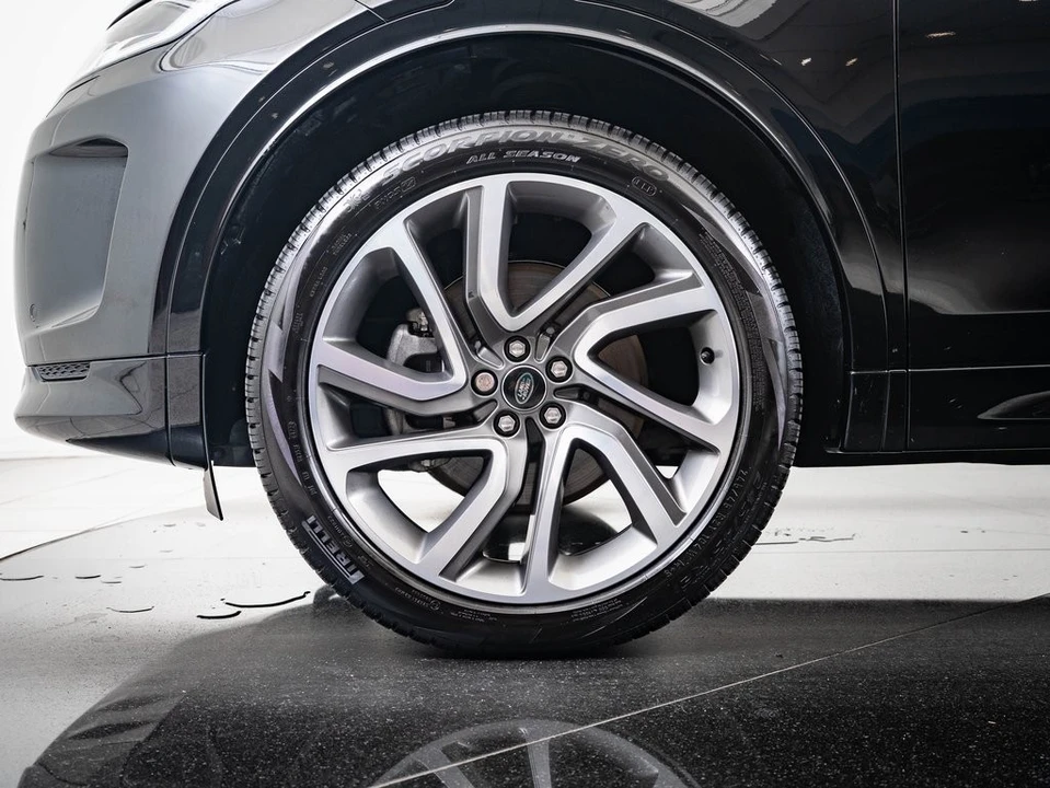 2023 Land Rover Discovery 5th Gen - Image 13 of 21