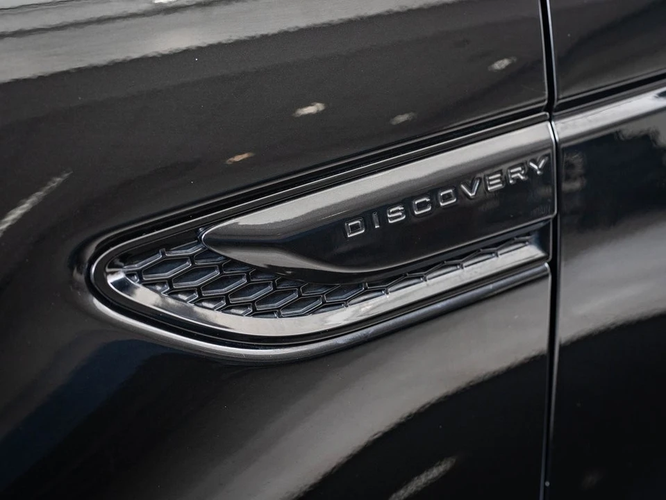 2023 Land Rover Discovery 5th Gen - Image 9 of 21