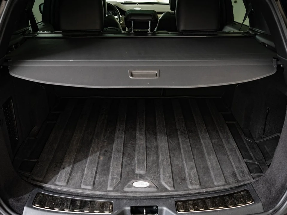 2023 Land Rover Discovery 5th Gen - Image 17 of 21