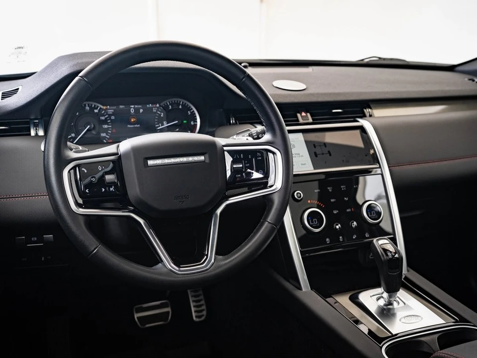 2023 Land Rover Discovery 5th Gen - Image 4 of 21