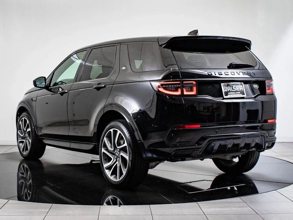 2023 Land Rover Discovery 5th Gen - Image 11 of 21