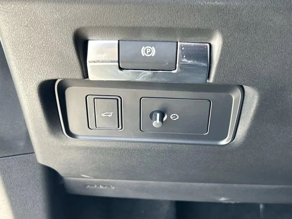 2023 Land Rover Range Rover Evoque 2nd Gen - Image 18 of 20