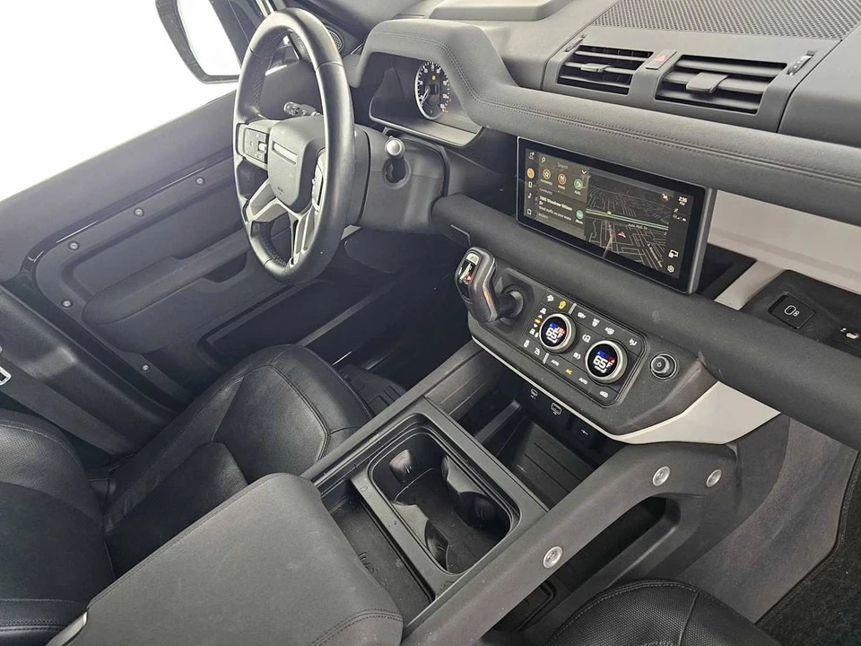 2023 Land Rover Defender L663 - Image 3 of 6