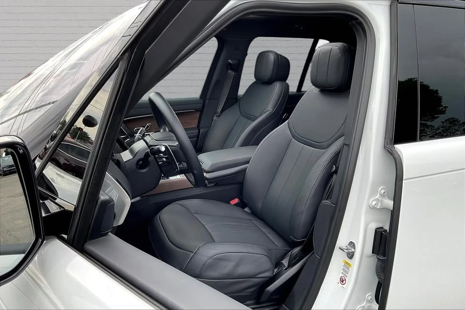 2023 Land Rover Range Rover L460 - Image 7 of 19