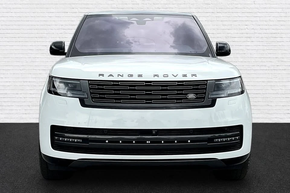 2023 Land Rover Range Rover L460 - Image 2 of 19