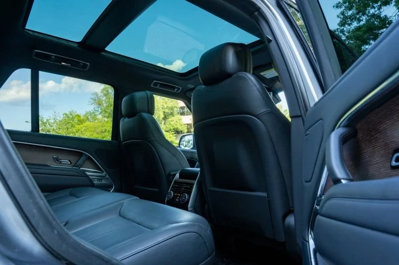 2023 Land Rover Range Rover L460 - Image 16 of 20