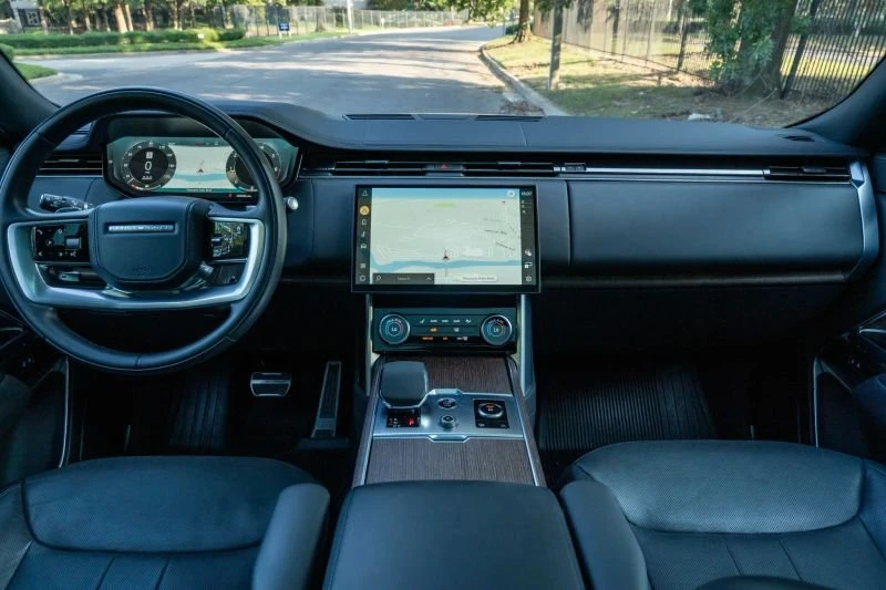 2023 Land Rover Range Rover L460 - Image 18 of 20
