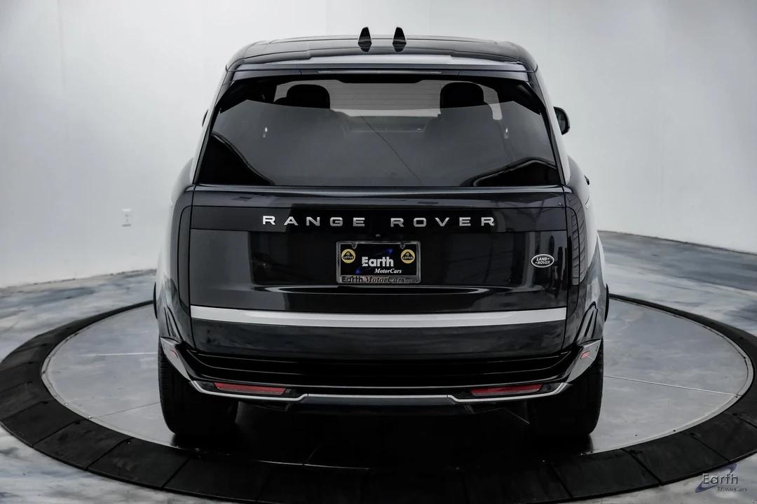 2023 Land Rover Range Rover L460 - Image 11 of 12