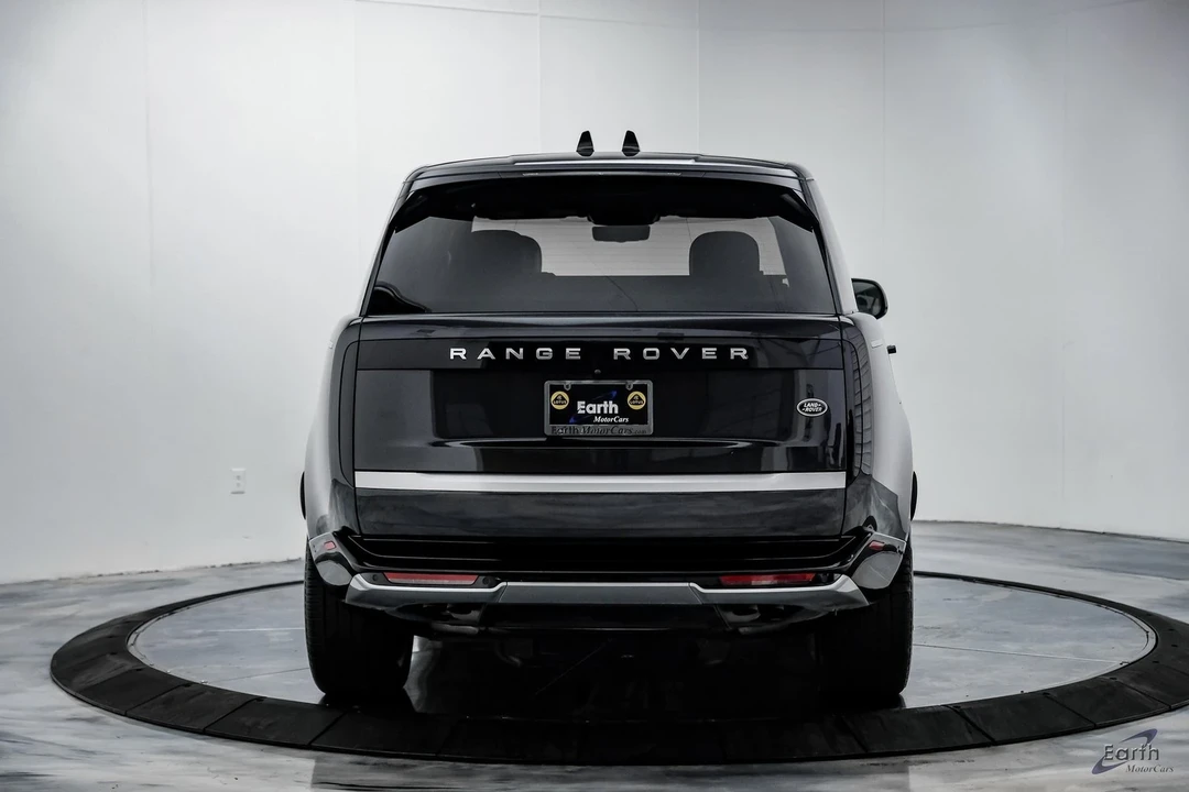 2023 Land Rover Range Rover L460 - Image 10 of 12
