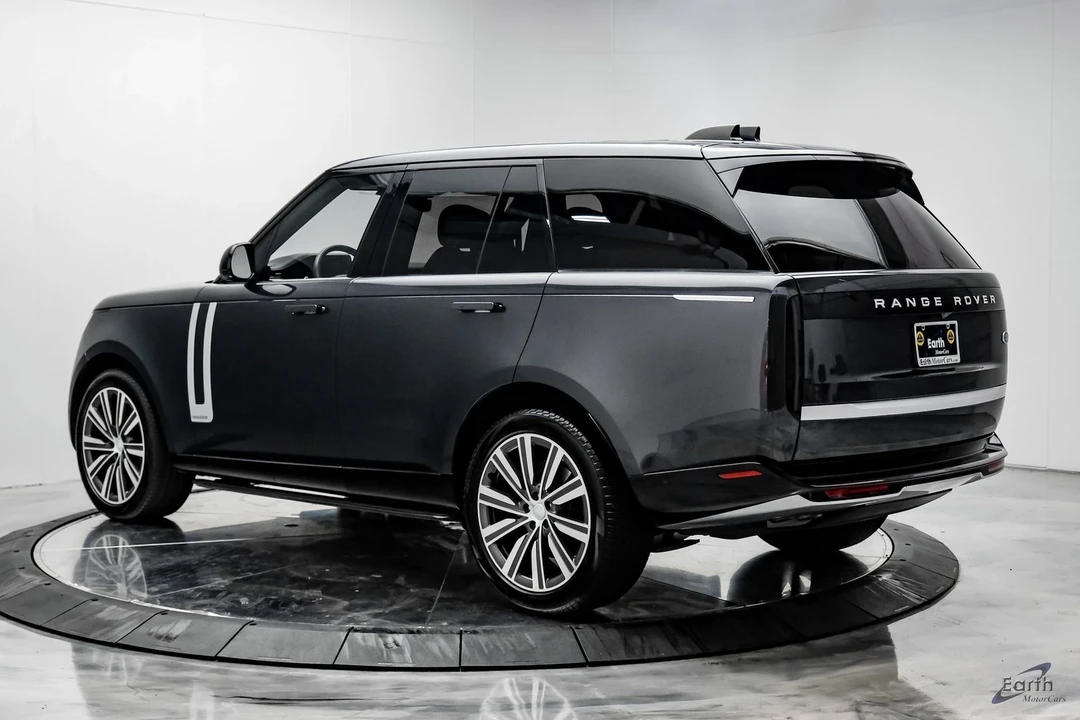 2023 Land Rover Range Rover L460 - Image 8 of 12