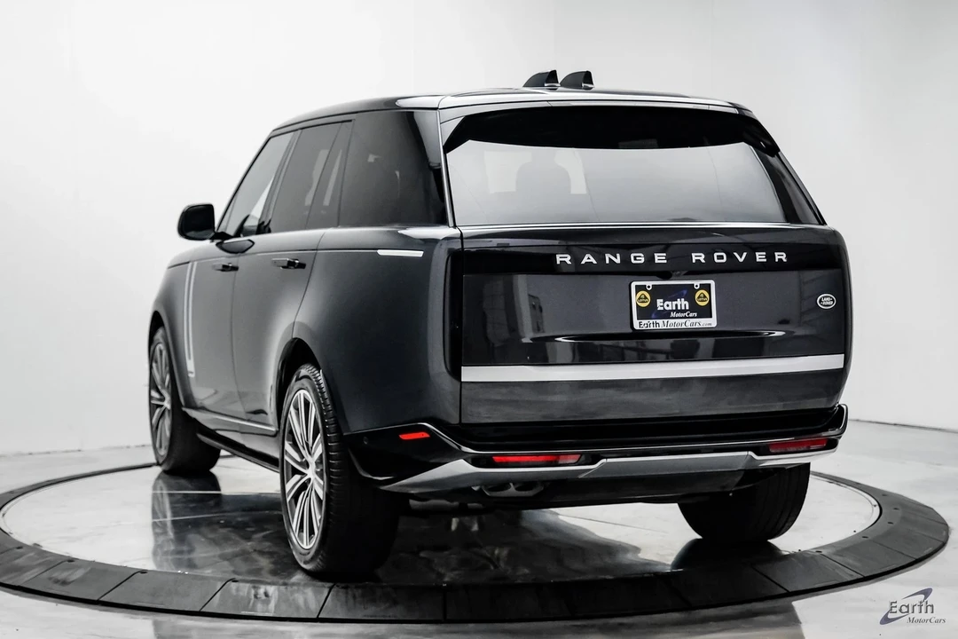2023 Land Rover Range Rover L460 - Image 9 of 12