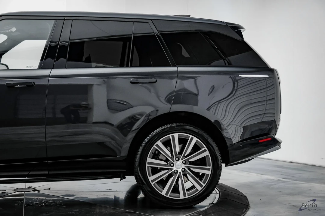 2023 Land Rover Range Rover L460 - Image 7 of 12