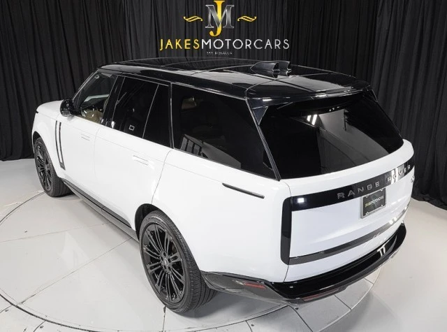 2023 Land Rover Range Rover L460 - Image 8 of 24