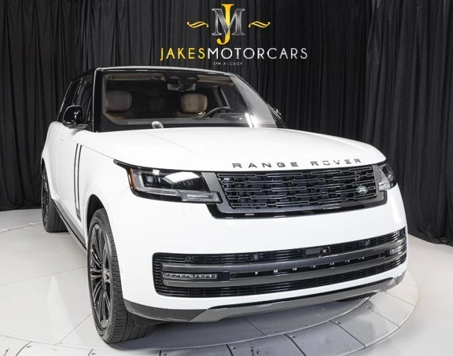 2023 Land Rover Range Rover L460 - Image 17 of 24