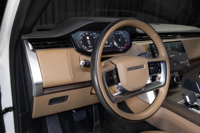 2023 Land Rover Range Rover L460 - Image 23 of 24