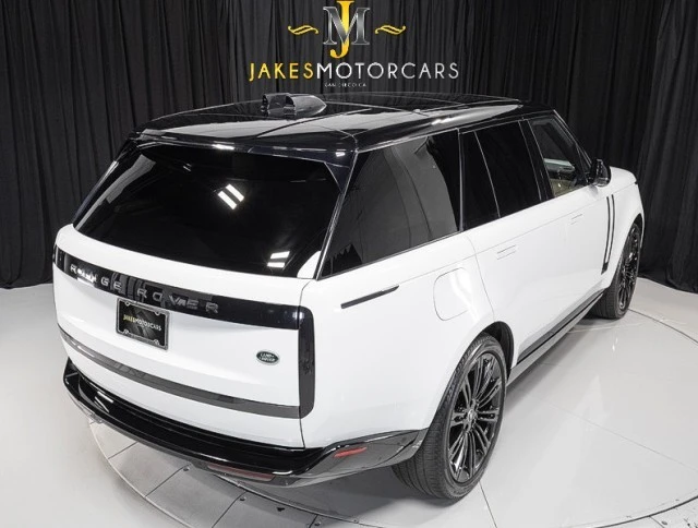 2023 Land Rover Range Rover L460 - Image 12 of 24