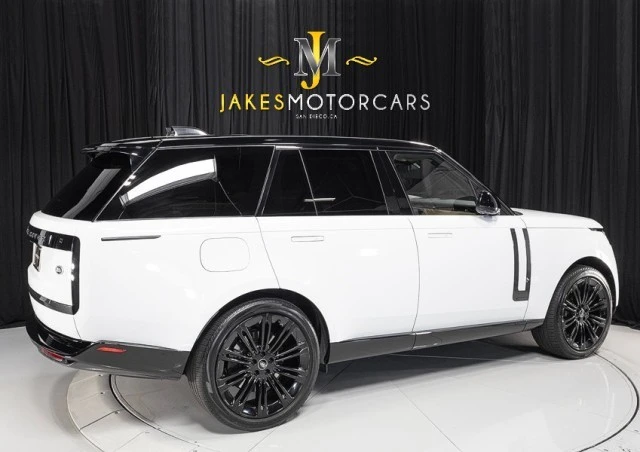 2023 Land Rover Range Rover L460 - Image 11 of 24