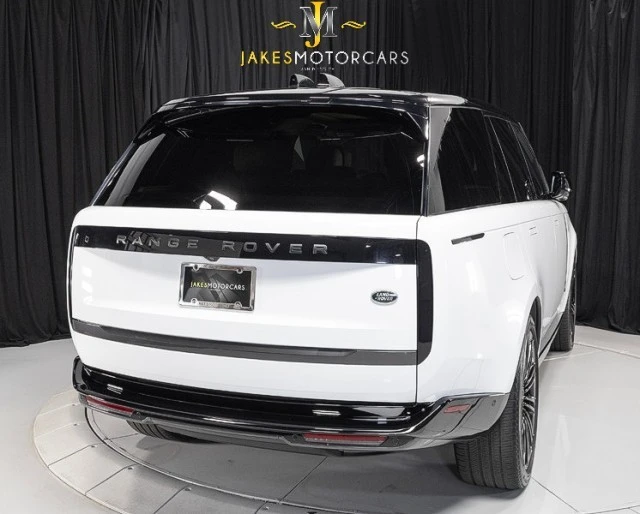 2023 Land Rover Range Rover L460 - Image 13 of 24