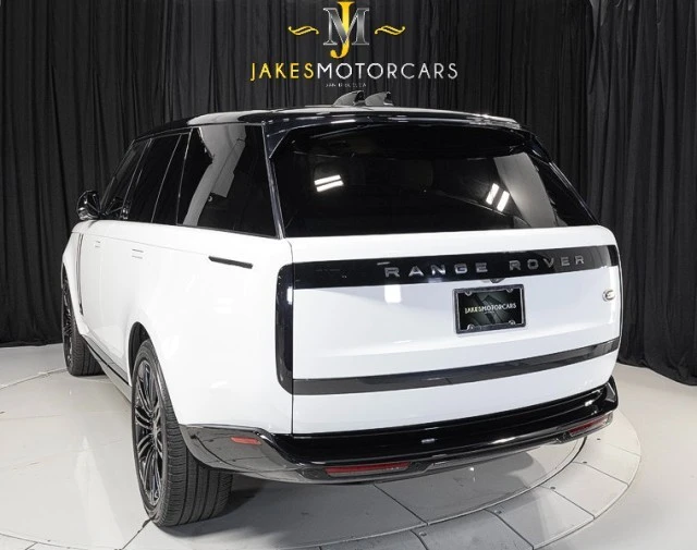 2023 Land Rover Range Rover L460 - Image 9 of 24