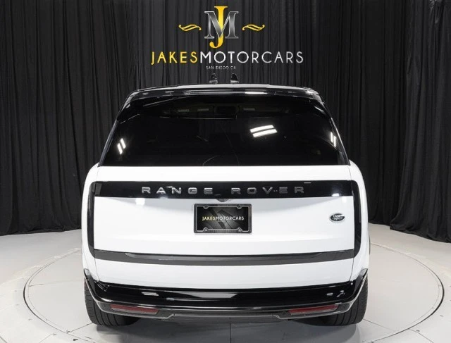 2023 Land Rover Range Rover L460 - Image 10 of 24