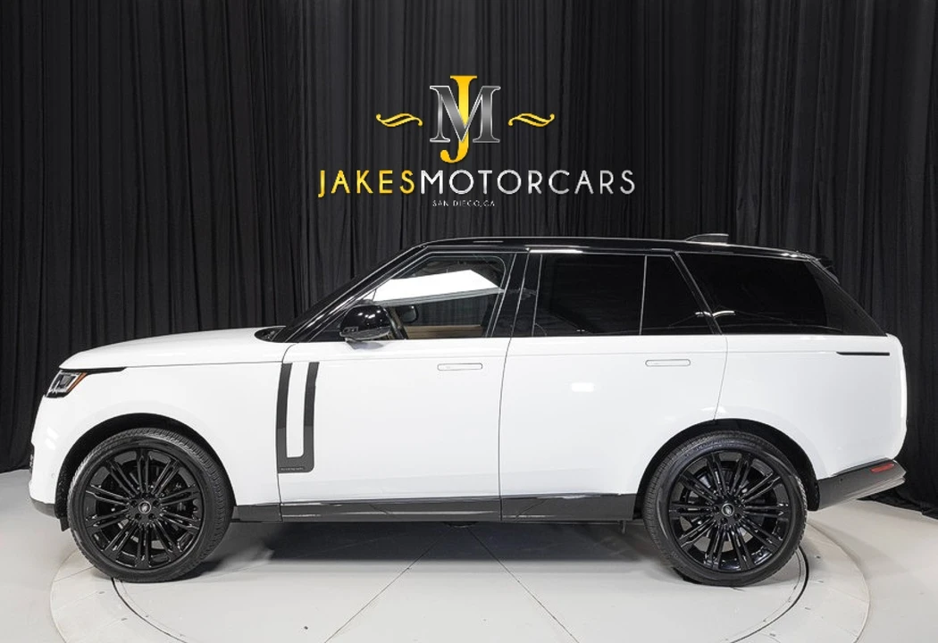 2023 Land Rover Range Rover L460 - Image 2 of 31