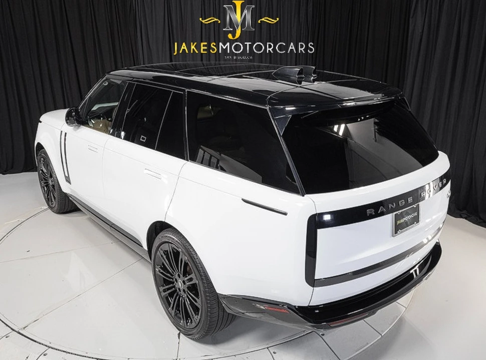 2023 Land Rover Range Rover L460 - Image 8 of 31