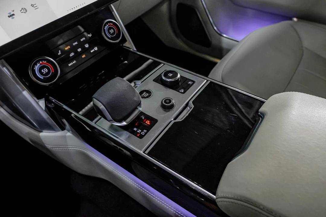 2023 Land Rover Range Rover L460 - Image 31 of 31