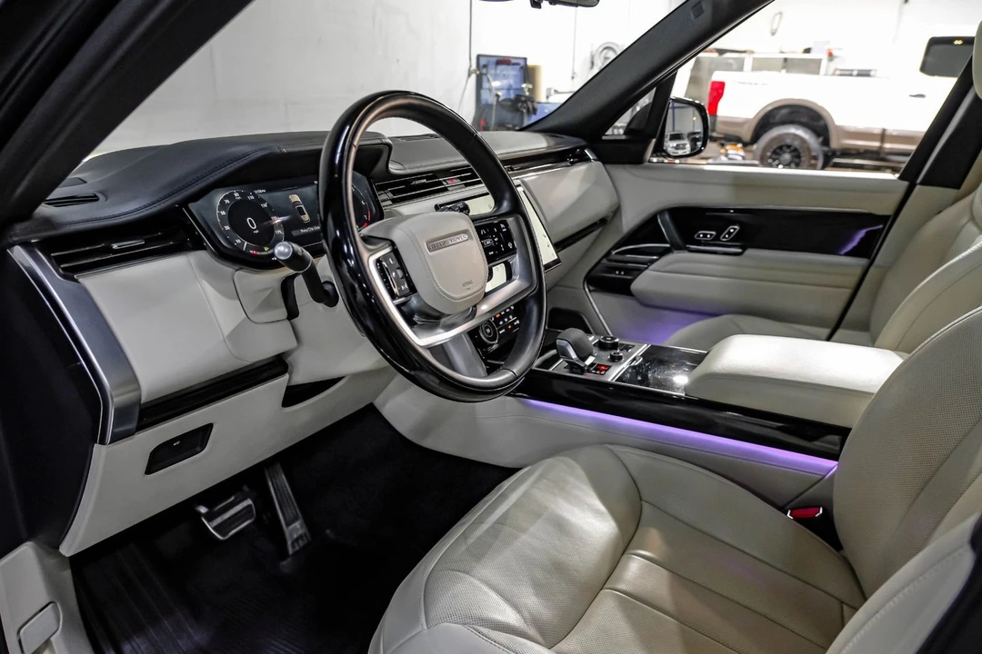2023 Land Rover Range Rover L460 - Image 3 of 31
