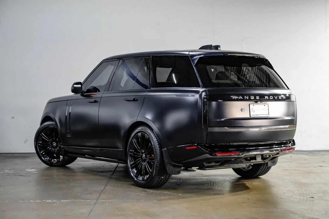 2023 Land Rover Range Rover L460 - Image 17 of 31