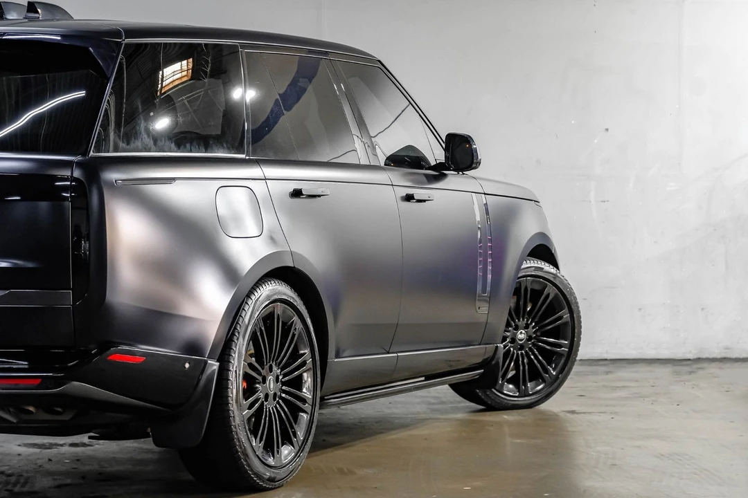 2023 Land Rover Range Rover L460 - Image 15 of 31