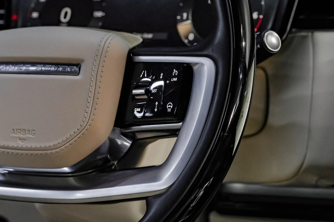 2023 Land Rover Range Rover L460 - Image 26 of 31