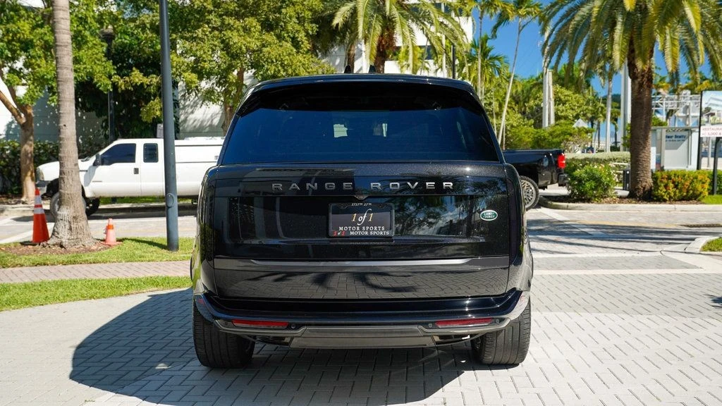 2023 Land Rover Range Rover L460 - Image 18 of 21
