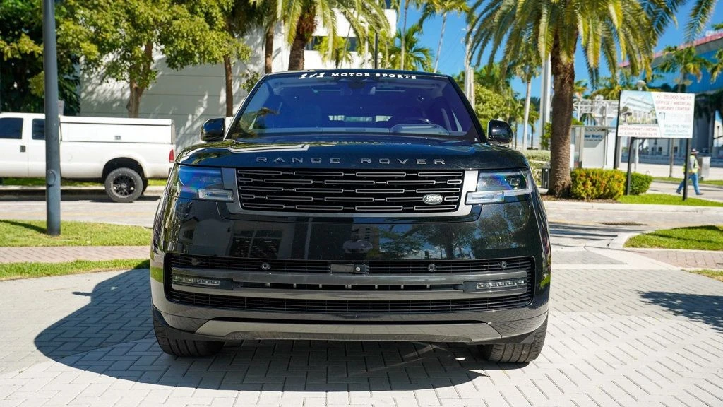 2023 Land Rover Range Rover L460 - Image 2 of 31