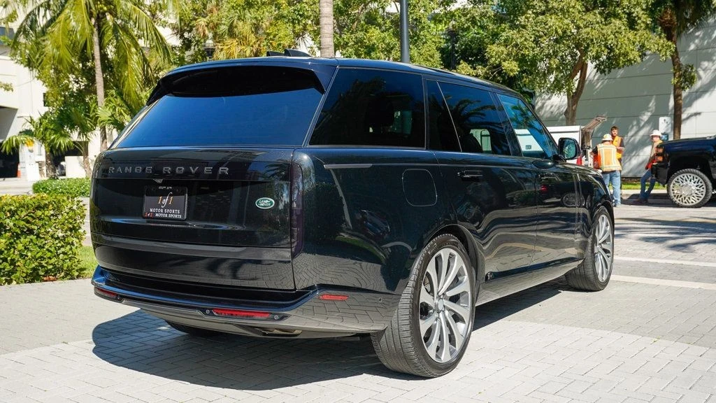 2023 Land Rover Range Rover L460 - Image 24 of 31