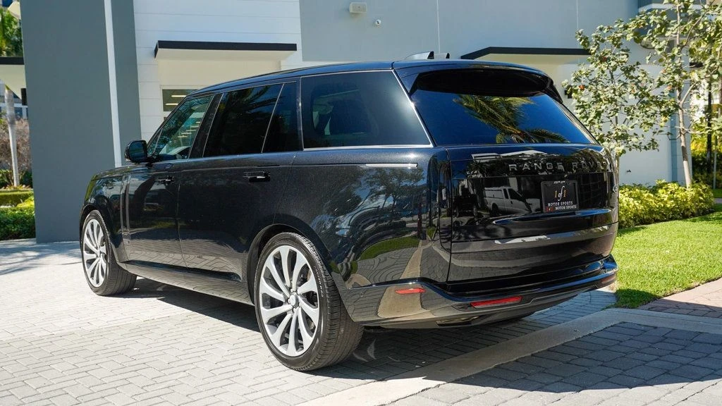2023 Land Rover Range Rover L460 - Image 16 of 31