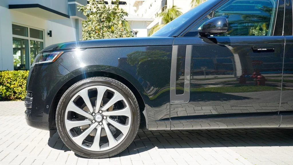 2023 Land Rover Range Rover L460 - Image 10 of 21