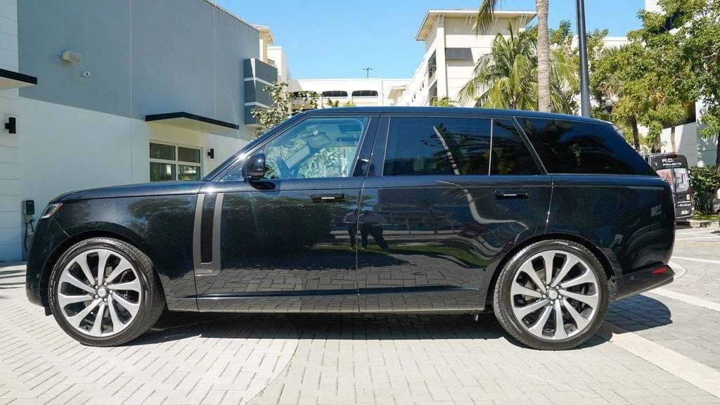 2023 Land Rover Range Rover L460 - Image 12 of 21