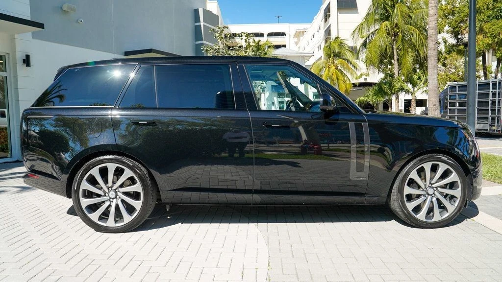 2023 Land Rover Range Rover L460 - Image 28 of 31