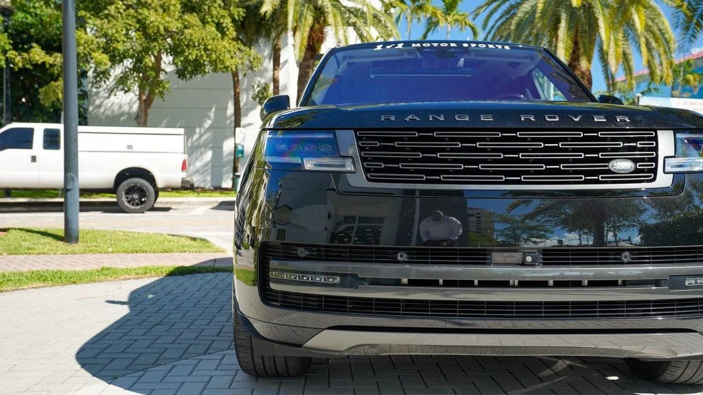2023 Land Rover Range Rover L460 - Image 4 of 31