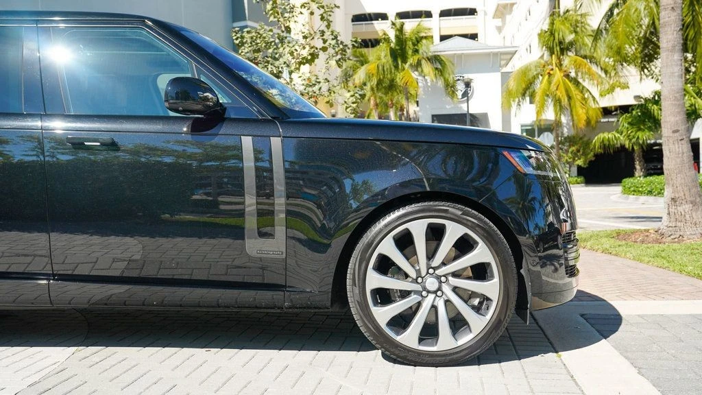 2023 Land Rover Range Rover L460 - Image 29 of 31