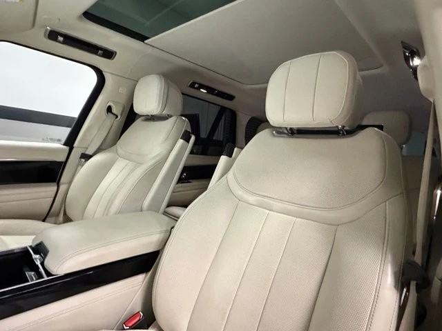 2023 Land Rover Range Rover L460 - Image 23 of 31