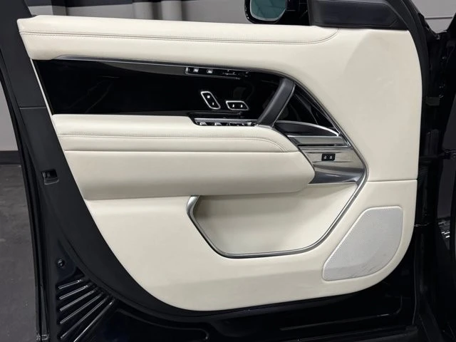 2023 Land Rover Range Rover L460 - Image 20 of 31
