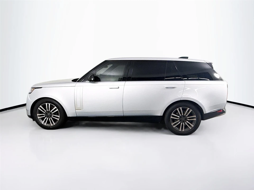 2023 Land Rover - Image 29 of 31
