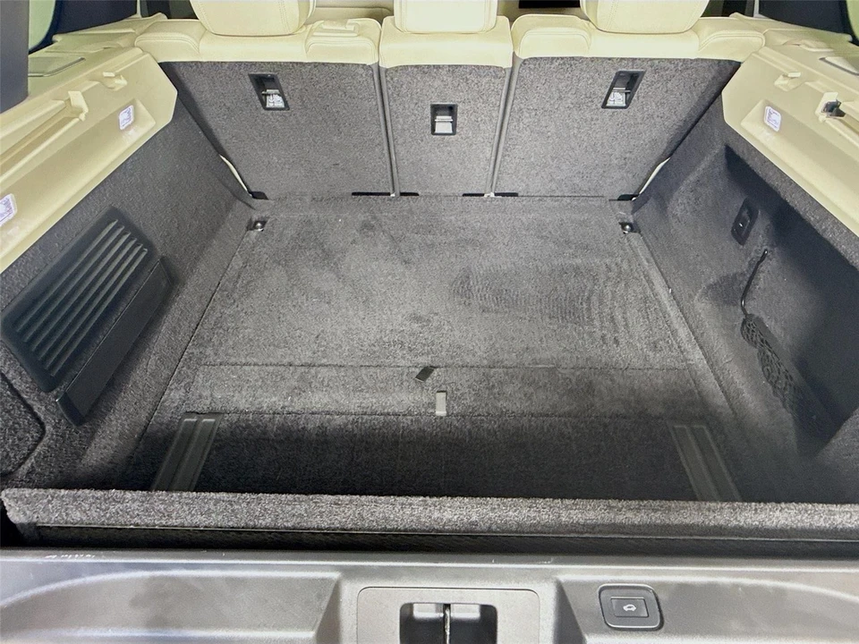 2023 Land Rover Range Rover L460 - Image 21 of 31