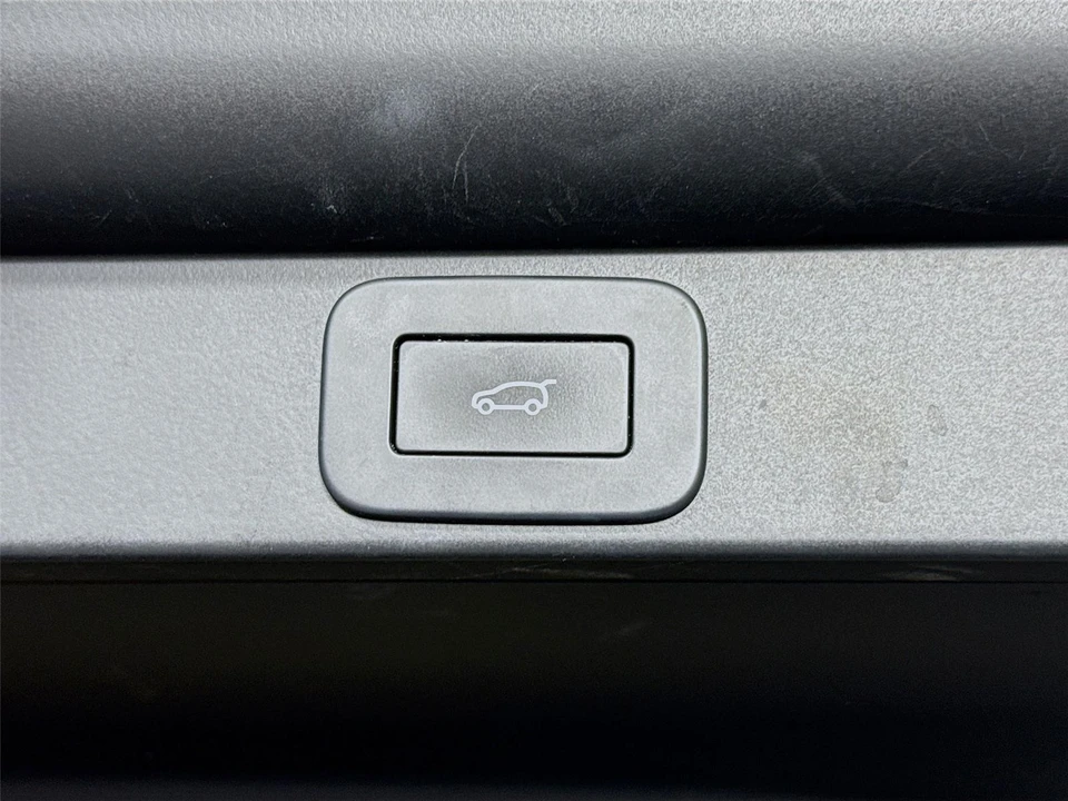 2023 Land Rover Range Rover L460 - Image 23 of 31