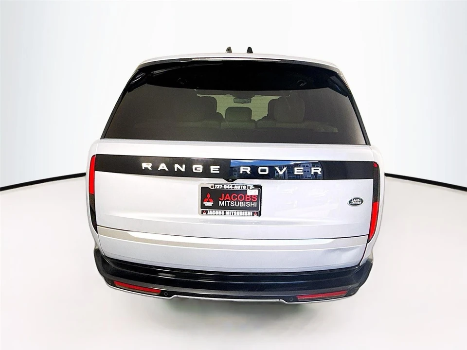2023 Land Rover Range Rover L460 - Image 28 of 31