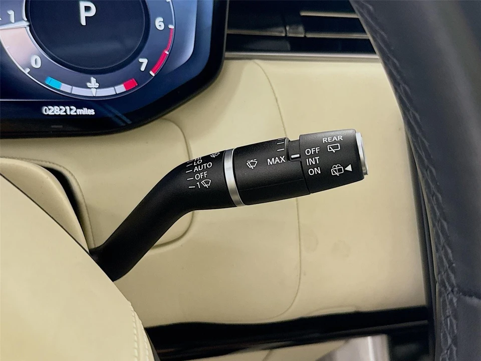 2023 Land Rover - Image 7 of 31