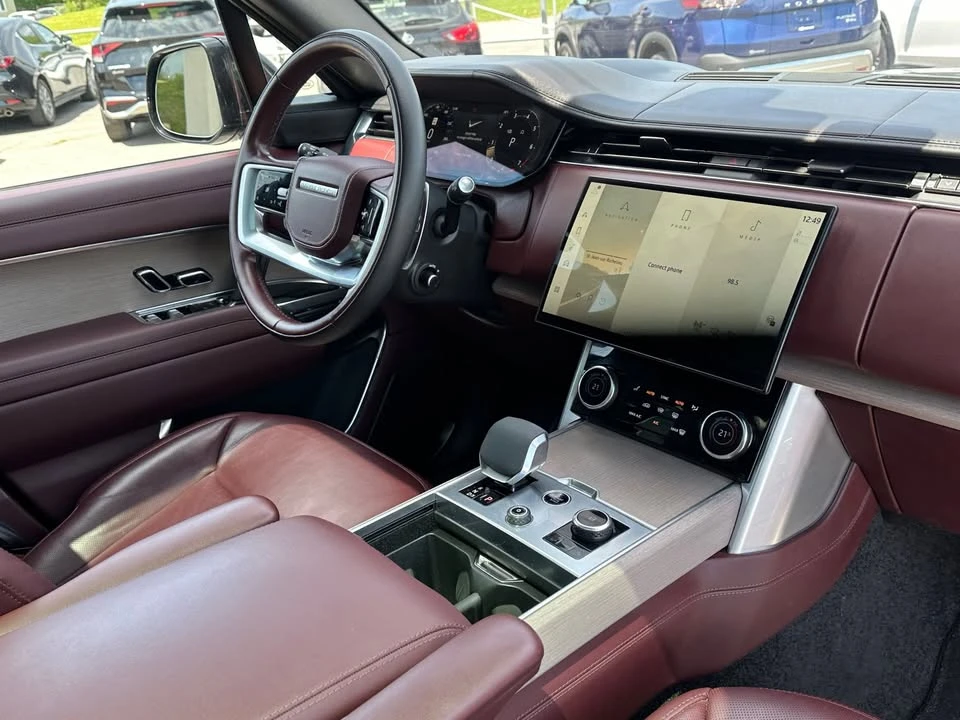 2023 Land Rover Range Rover L460 - Image 3 of 20